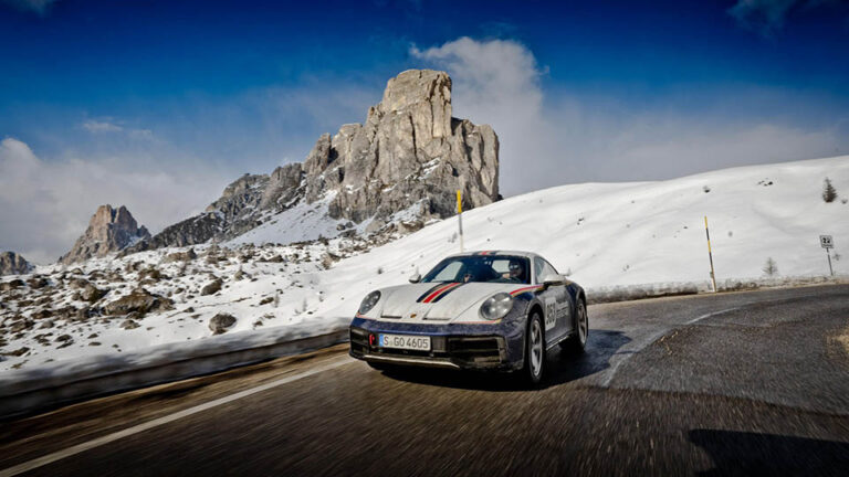 Porsche 911 Dakar: Quando a Estrada Desaparece, Começa a Experiência