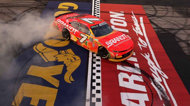 Allgaier Arranca Forte e Volta a Ser Referência na Xfinity Series
