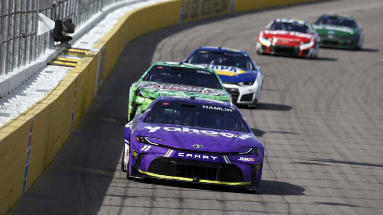 Hamlin Vence em Las Vegas e Lidera Pódio Dominado Pela Hendrick