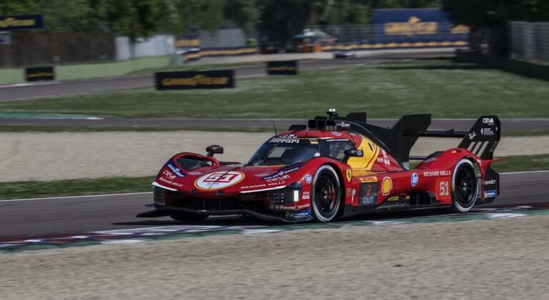 Giovinazzi Coloca Ferrari na Pole em Imola Após Hyperpole Histórico